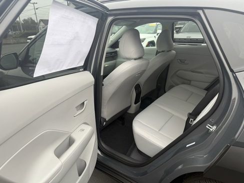 Used 2025 Hyundai Kona SEL image 10