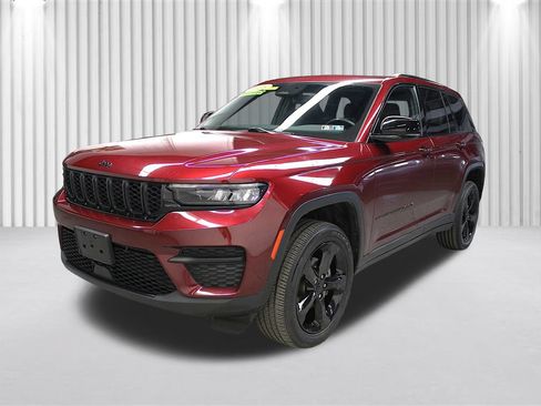 Certified 2023 Jeep Grand Cherokee Altitude AWD/4WD image 8