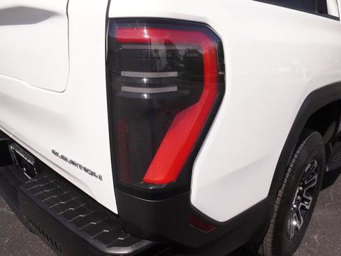 Used 2026 GMC Sierra EV Elevation AWD/4WD image 33