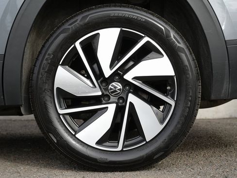 Used 2024 Volkswagen Atlas SE image 16