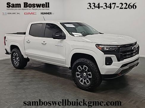Used 2024 Chevrolet Colorado Z71 image 1