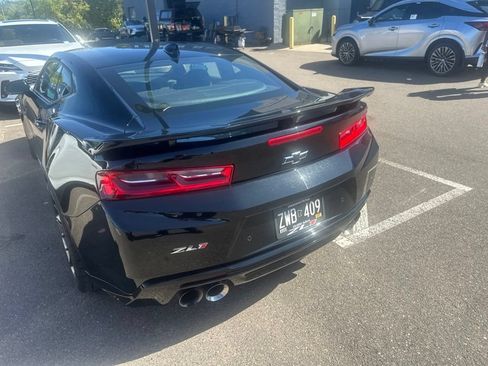 Used 2017 Chevrolet Camaro ZL1 RWD image 10
