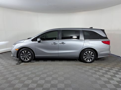 Used 2023 Honda Odyssey EX-L image 2