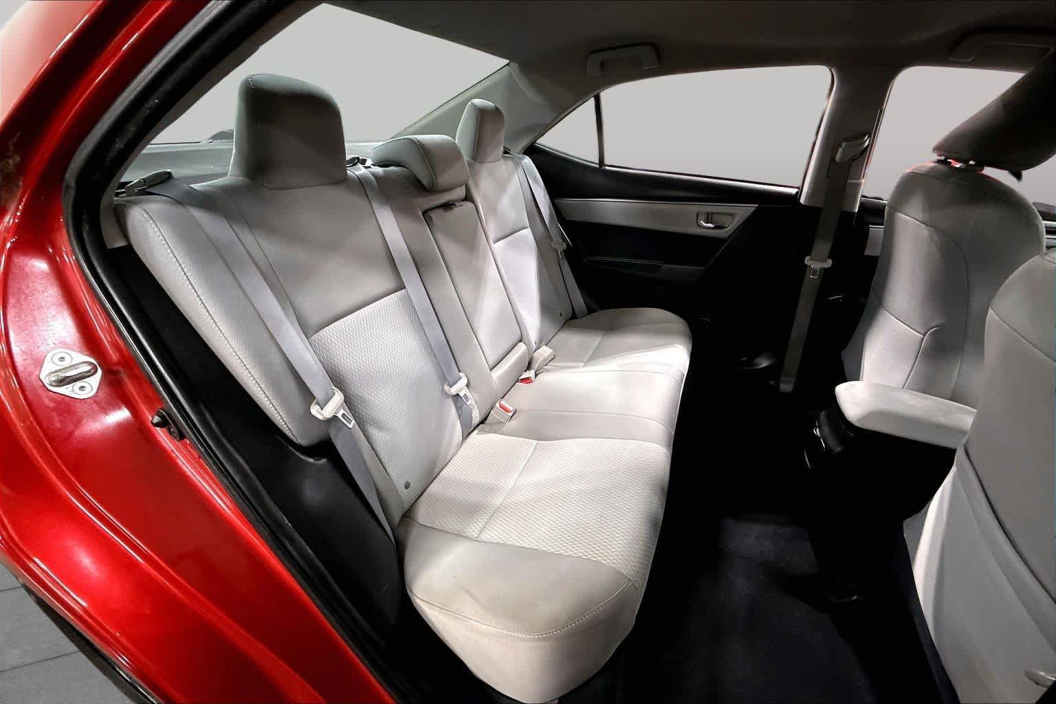 Used 2015 Toyota Corolla LE FWD image 19
