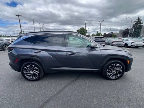 Used 2025 Hyundai Tucson Limited AWD/4WD image 6