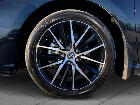 Used 2024 Toyota Camry SE image 10