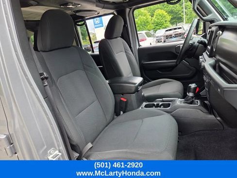 Used 2018 Jeep Wrangler Unlimited Sport S AWD/4WD image 18