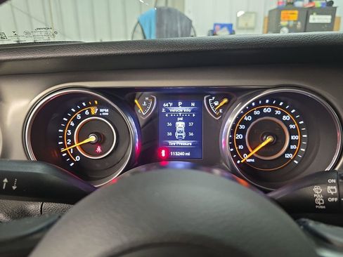 Used 2018 Jeep Wrangler Unlimited Sport S image 20