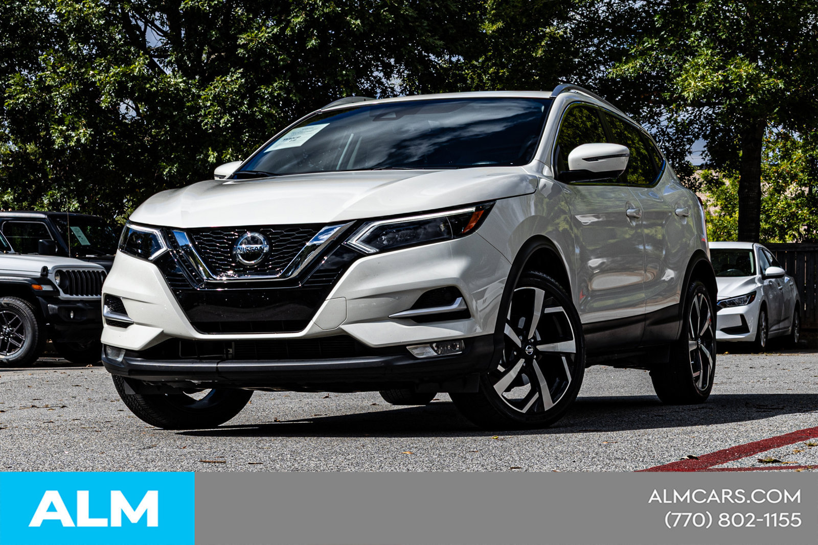 Used 2022 Nissan Rogue Sport SL w/ Premium Package FWD image 2