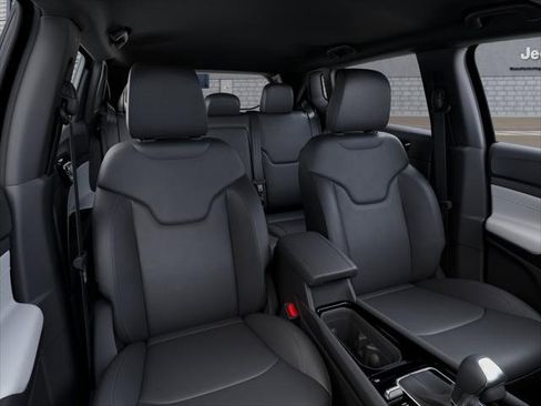 New 2026 Jeep Compass Limited image 9