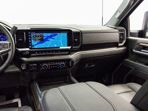 Used 2025 Chevrolet Silverado 3500 LT w/ Trail Boss Package AWD/4WD image 38