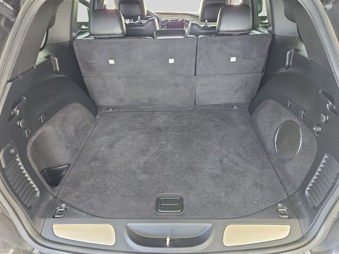 Used 2020 Jeep Grand Cherokee Overland RWD image 18