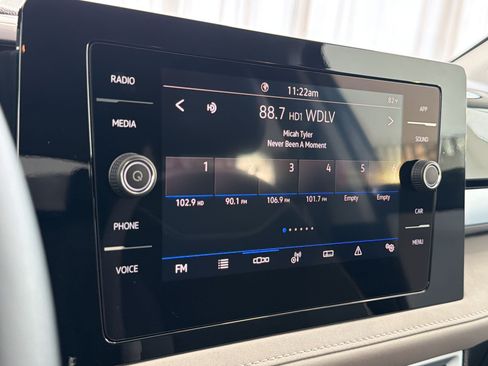 New 2026 Volkswagen Taos SE FWD image 21
