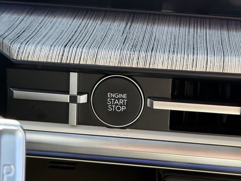 Used 2025 Hyundai Santa Fe Calligraphy image 24