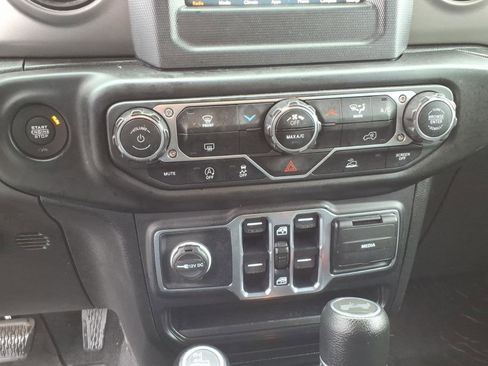 Used 2023 Jeep Wrangler Unlimited Sport AWD/4WD image 19