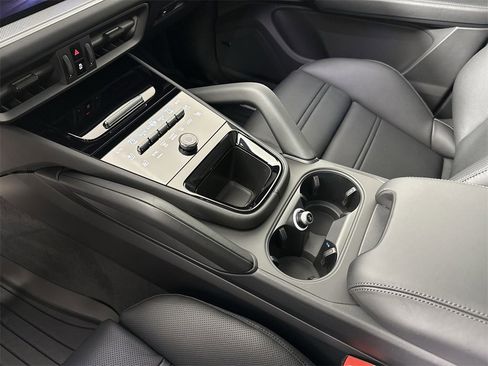 New 2026 Porsche Cayenne S image 32