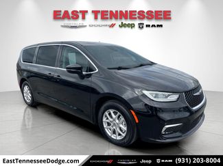 Used 2024 Chrysler Pacifica Touring-L FWD video 1