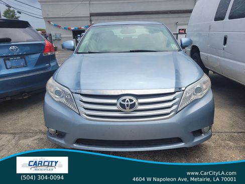 Used 2011 Toyota Avalon Limited FWD image 2