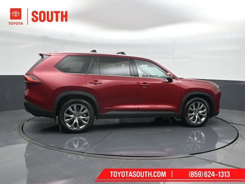 Used 2024 Toyota Grand Highlander Limited image 3