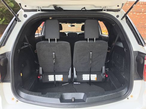 Used 2017 Ford Explorer XLT FWD image 13