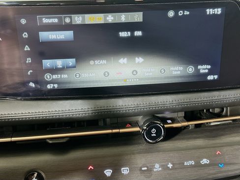 Used 2023 Nissan Ariya FWD image 21