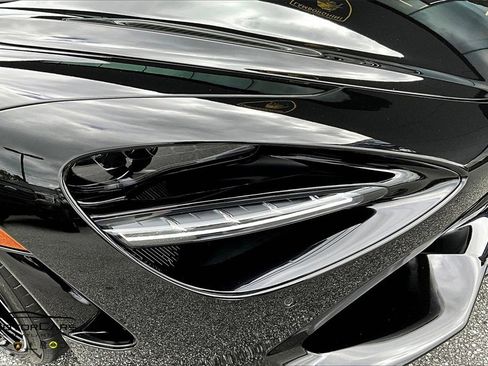 Used 2024 McLaren 750S Spider image 22