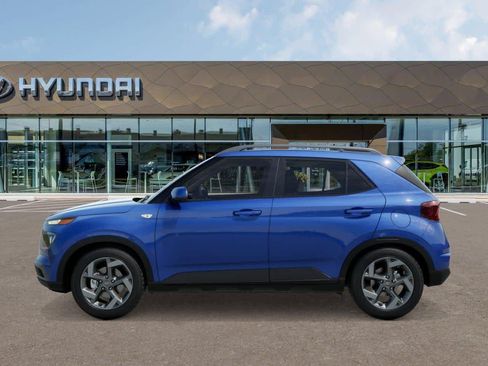 Used 2025 Hyundai Venue SEL FWD image 3