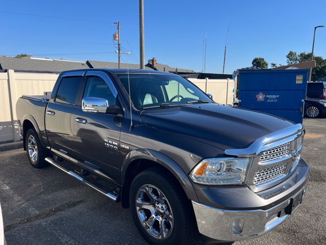 Used 2018 RAM 1500 Laramie w/ Convenience Group AWD/4WD image 2