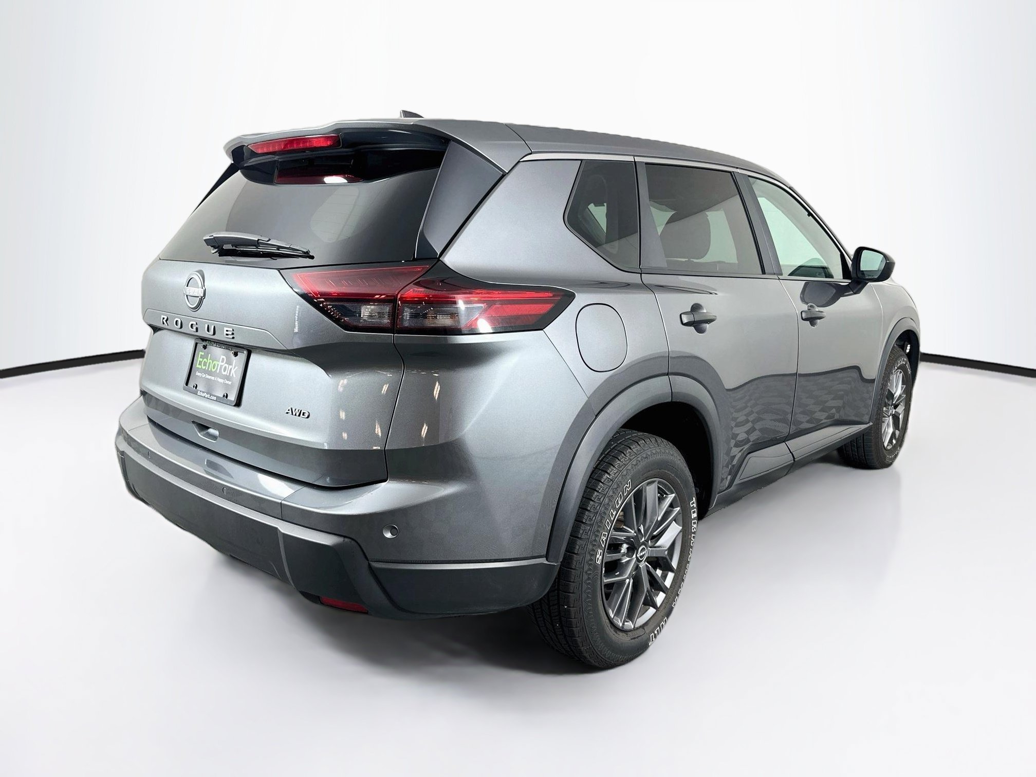 Used 2024 Nissan Rogue S AWD/4WD image 9
