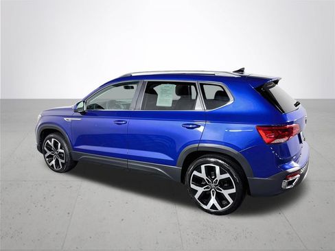 Certified 2022 Volkswagen Taos SEL AWD/4WD image 9