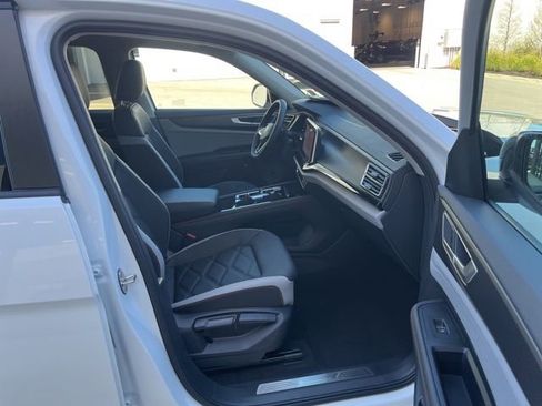 New 2026 Volkswagen Atlas Peak Edition image 32