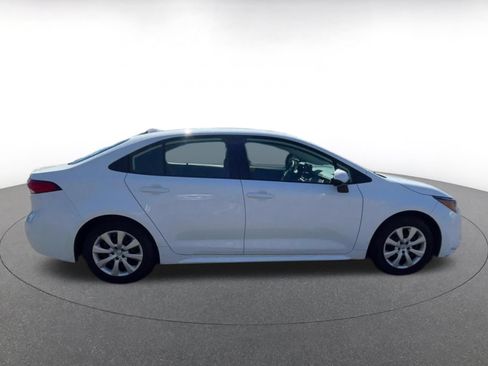Used 2025 Toyota Corolla LE FWD image 16