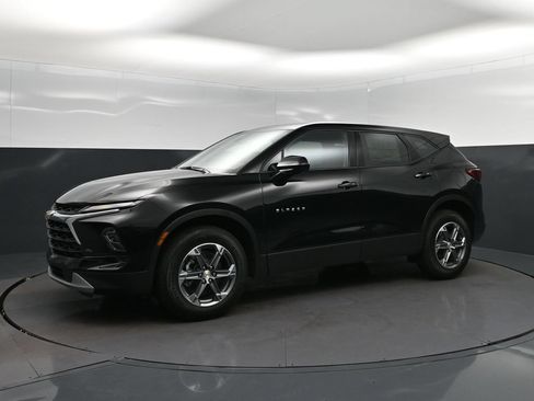 New 2026 Chevrolet Blazer LT FWD image 3