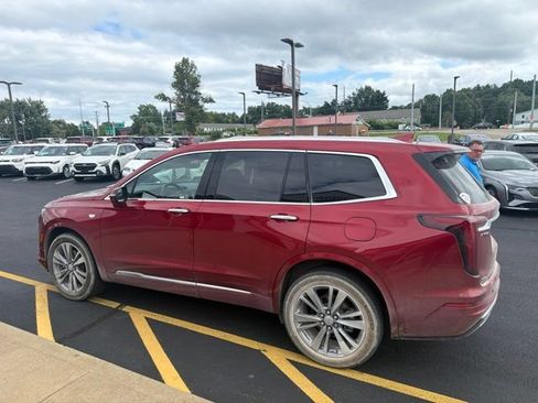 Used 2025 Cadillac XT6 Premium Luxury w/ Technology Package AWD/4WD image 15