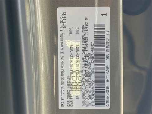 Used 2025 Toyota Tacoma TRD Sport image 32