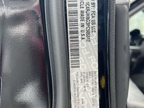 Certified 2023 Jeep Grand Cherokee Limited w/ Black Appearance Package image 19