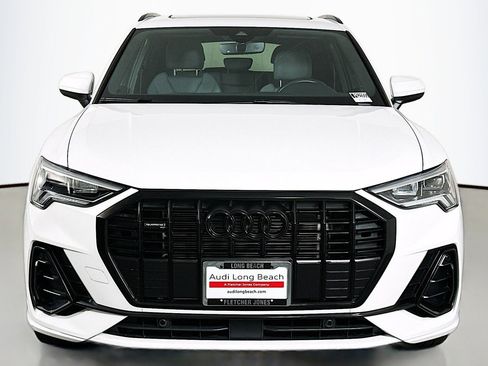 Used 2023 Audi Q3 2.0T Premium w/ Black Optic Sport Package AWD/4WD image 2