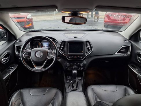 Used 2021 Jeep Cherokee Latitude Lux w/ Comfort/Convenience Group AWD/4WD image 15