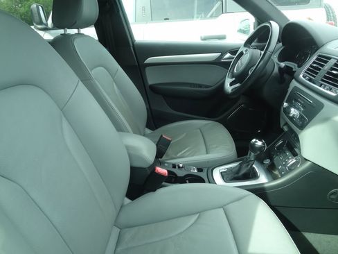Used 2017 Audi Q3 2.0T Prestige w/ Prestige Package AWD/4WD image 9