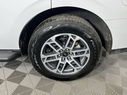 Used 2025 Ford Expedition Active image 21