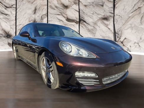 Used 2011 Porsche Panamera image 3