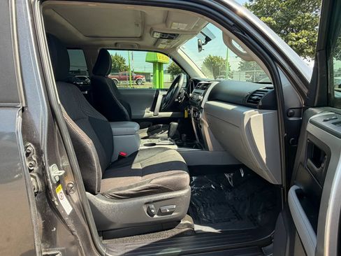 Used 2010 Toyota 4Runner Trail AWD/4WD image 16