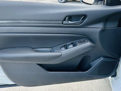 Certified 2025 Nissan Altima 2.5 S FWD image 13