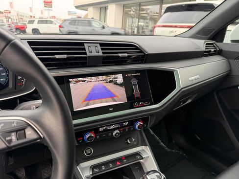 Used 2024 Audi Q3 2.0T Premium image 11