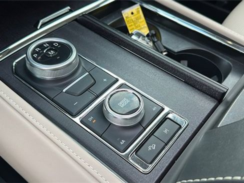 Certified 2022 Ford Expedition Max Platinum image 29