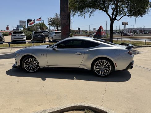 Certified 2025 Ford Mustang GT Premium RWD image 8