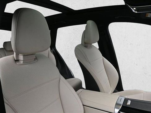 Certified 2026 Mercedes-Benz GLC 300 4MATIC image 29