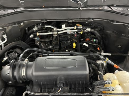 Used 2023 Ford Explorer XLT w/ Equipment Group 202A RWD image 30