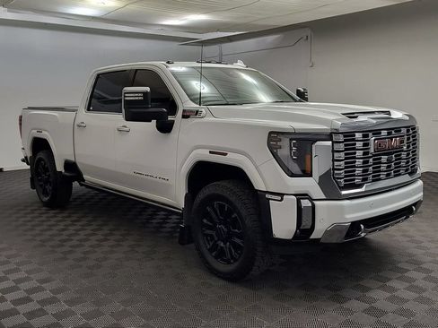 Used 2024 GMC Sierra 2500 Denali w/ Denali Reserve Package AWD/4WD image 7