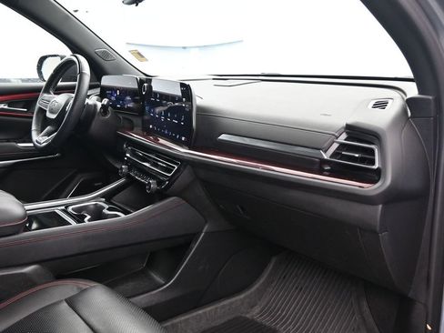 Certified 2024 Chevrolet Traverse Z71 w/ Enhanced Driving Package image 16